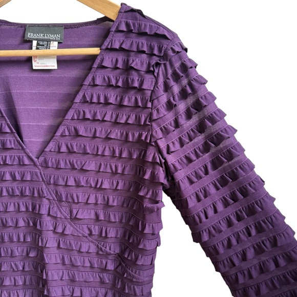 NWT Frank Lyman Ruffle Blouse Y2K-Inspired Top Women's Size 12 Deep V-Neck - Picture 4 of 9